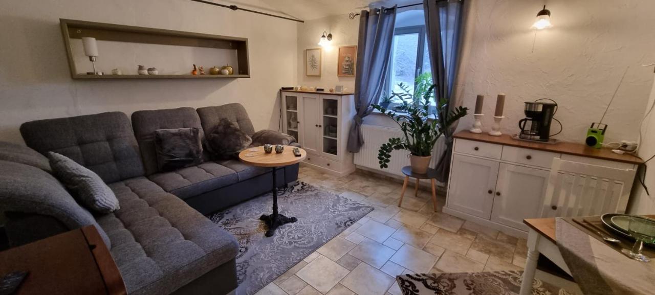Monteur-Ferienwohnung Ot Naundorf Naundorf  ภายนอก รูปภาพ